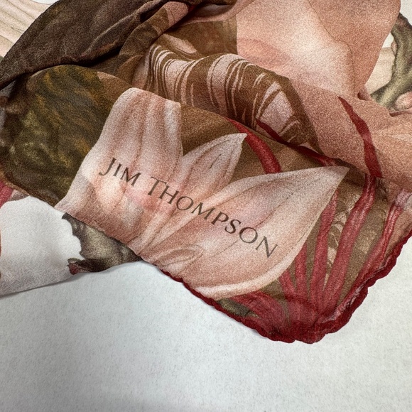 Jim Thompson Luxury Floral Print Silk Square Scarf - Size 44" x 44" -NEW in Bag. - Picture 2 of 15
